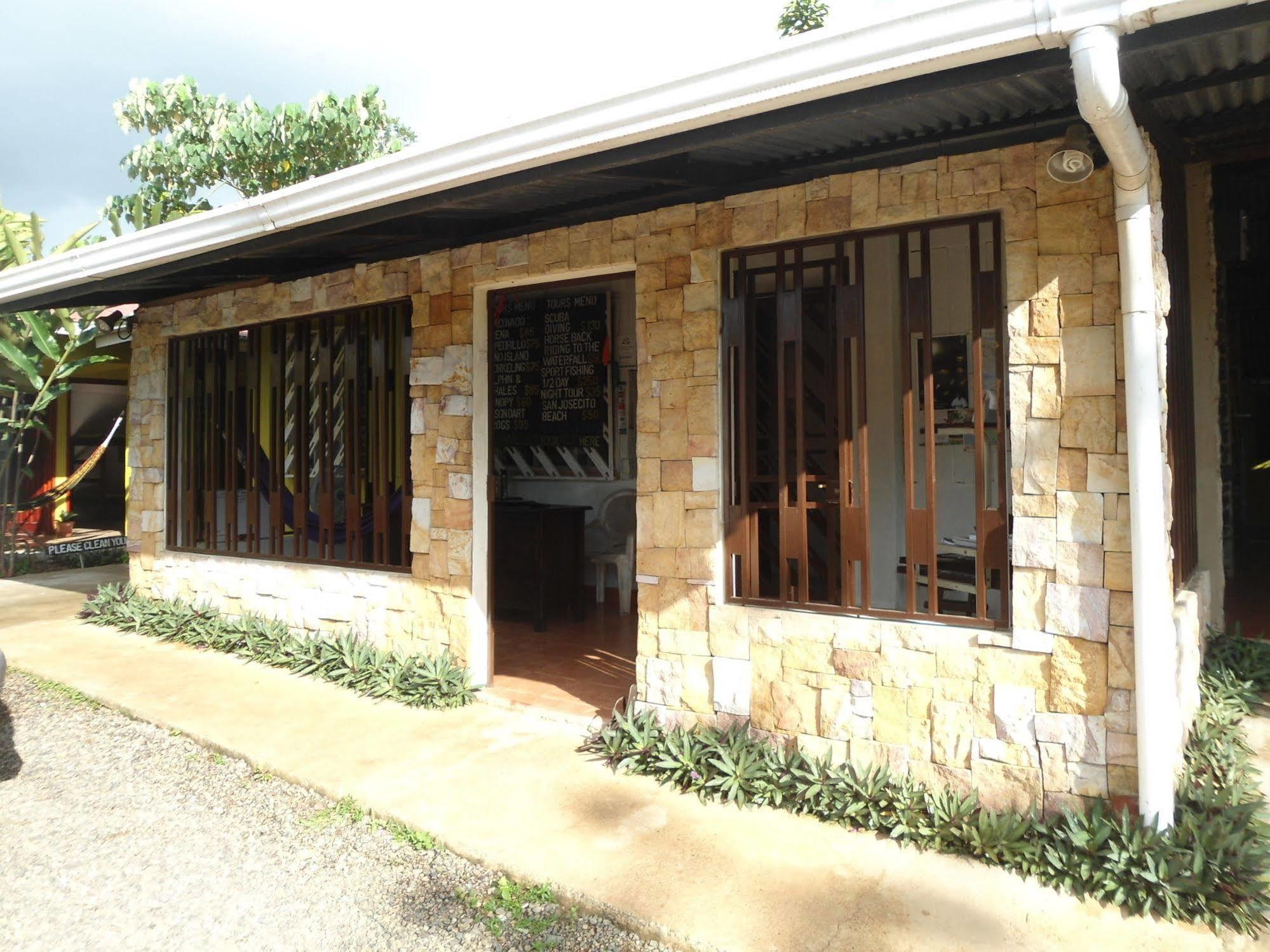 Cabinas Pura Vida Tour Operator Hotel