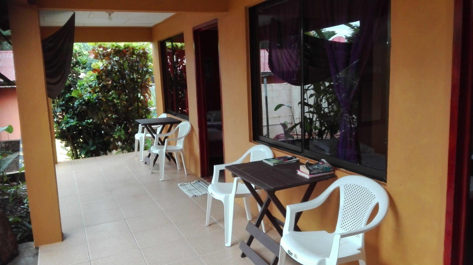 Cabinas Pura Vida Tour Operator Hotel