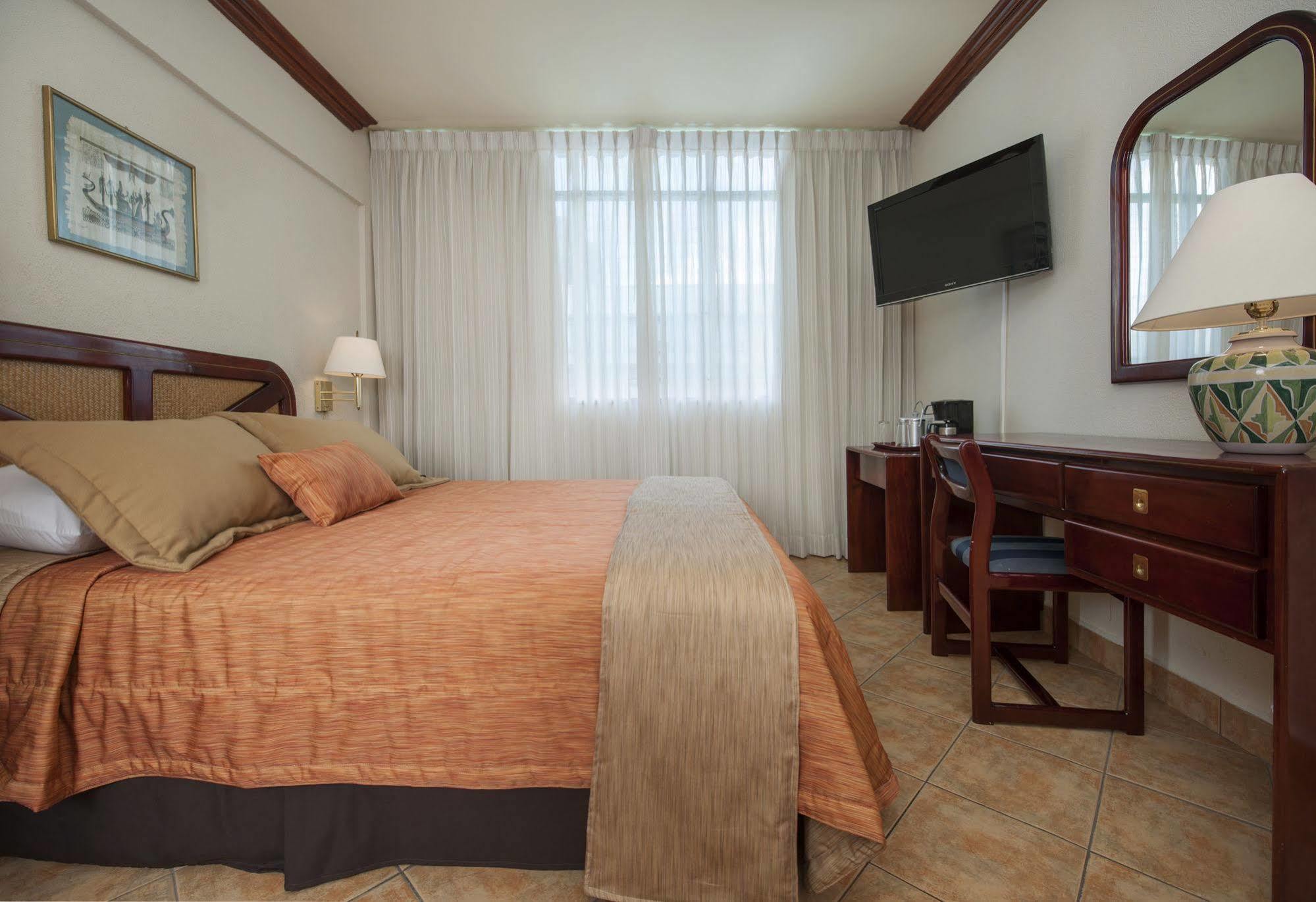 Hotel Autentico 4*