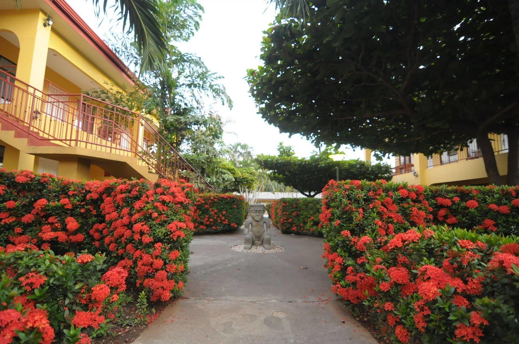 & Huetares Hotel 3*