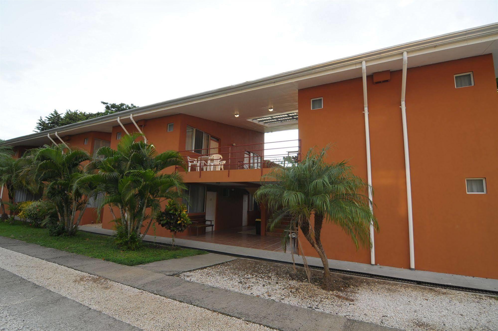 Hotel & Huetares