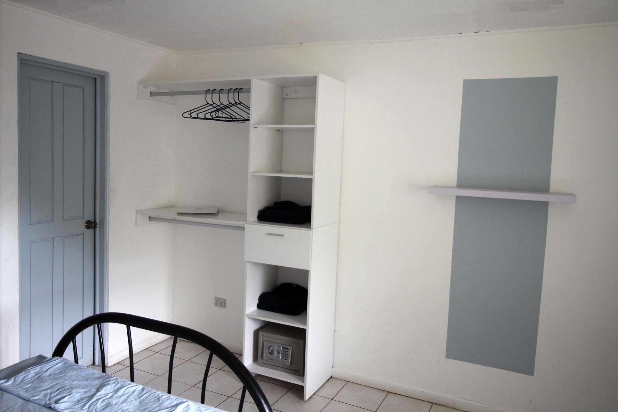 Blue Trailz & Surf Camp Hostel Tamarindo