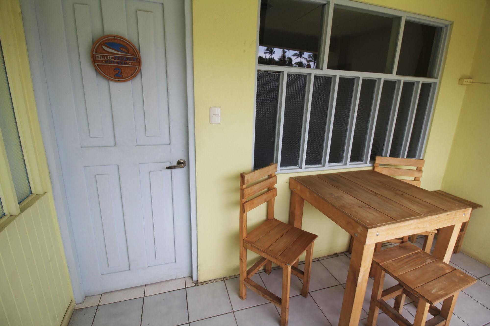 Blue Trailz & Surf Camp Hostel Tamarindo