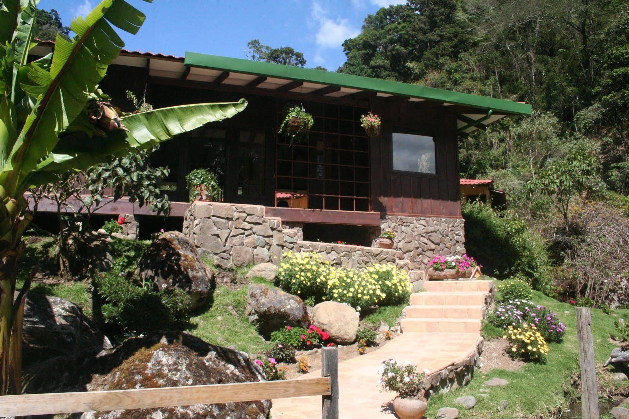 Trogon Lodge *
