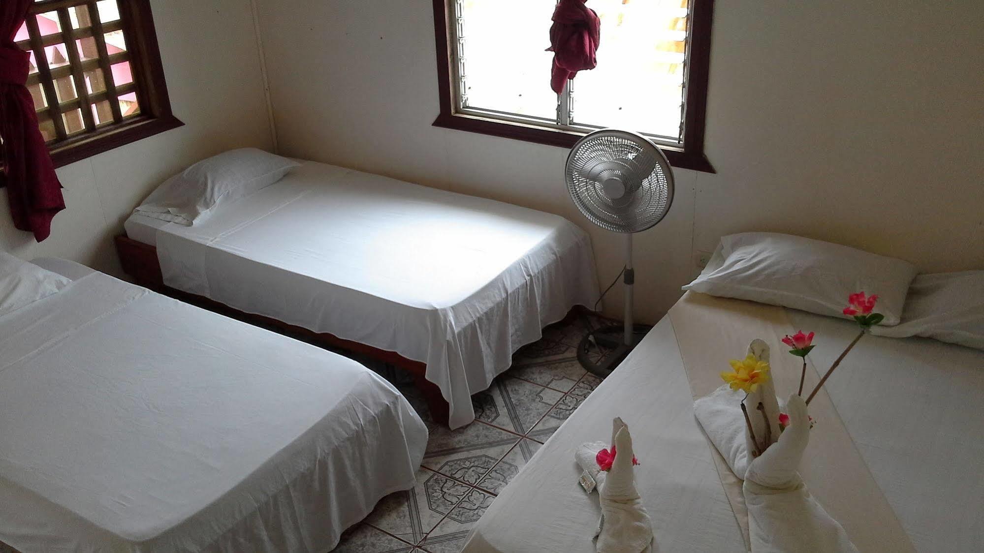 Hotel Cabinas Miss Miriam 2 Tortuguero