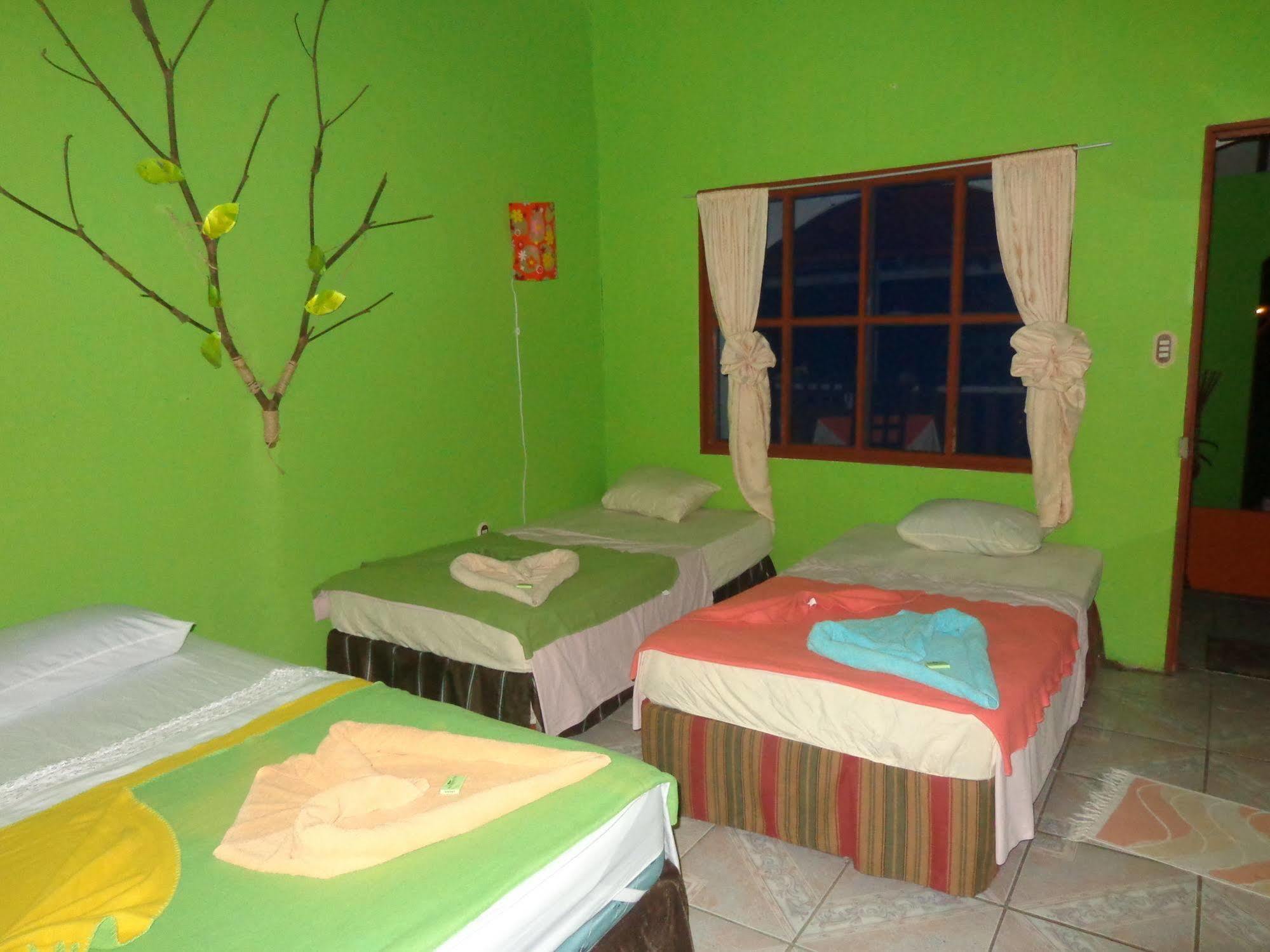 Cabinas Natural Hostel *