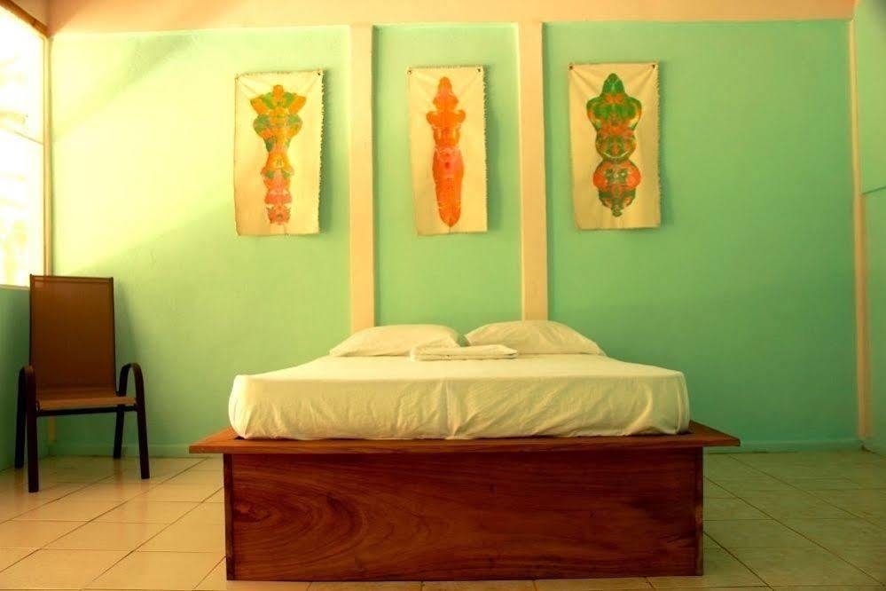 Beach Packer Hotel *