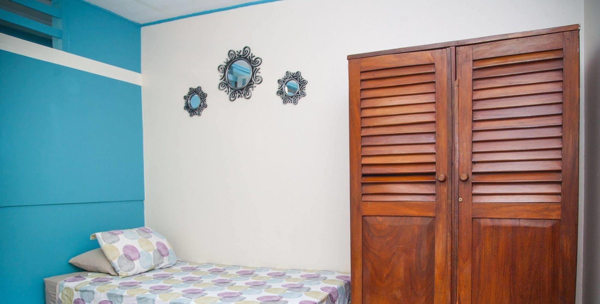 Rustic Front Hotel 2*