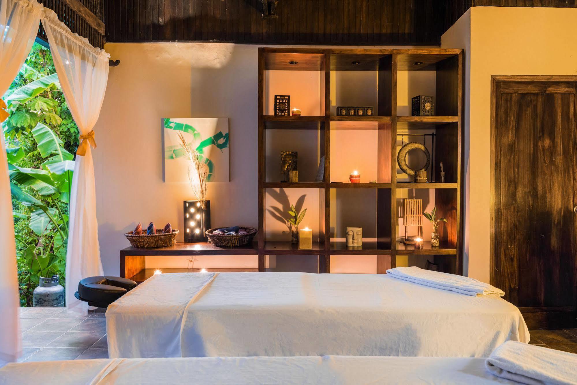 Hotel Tiki Rainforest & 3*