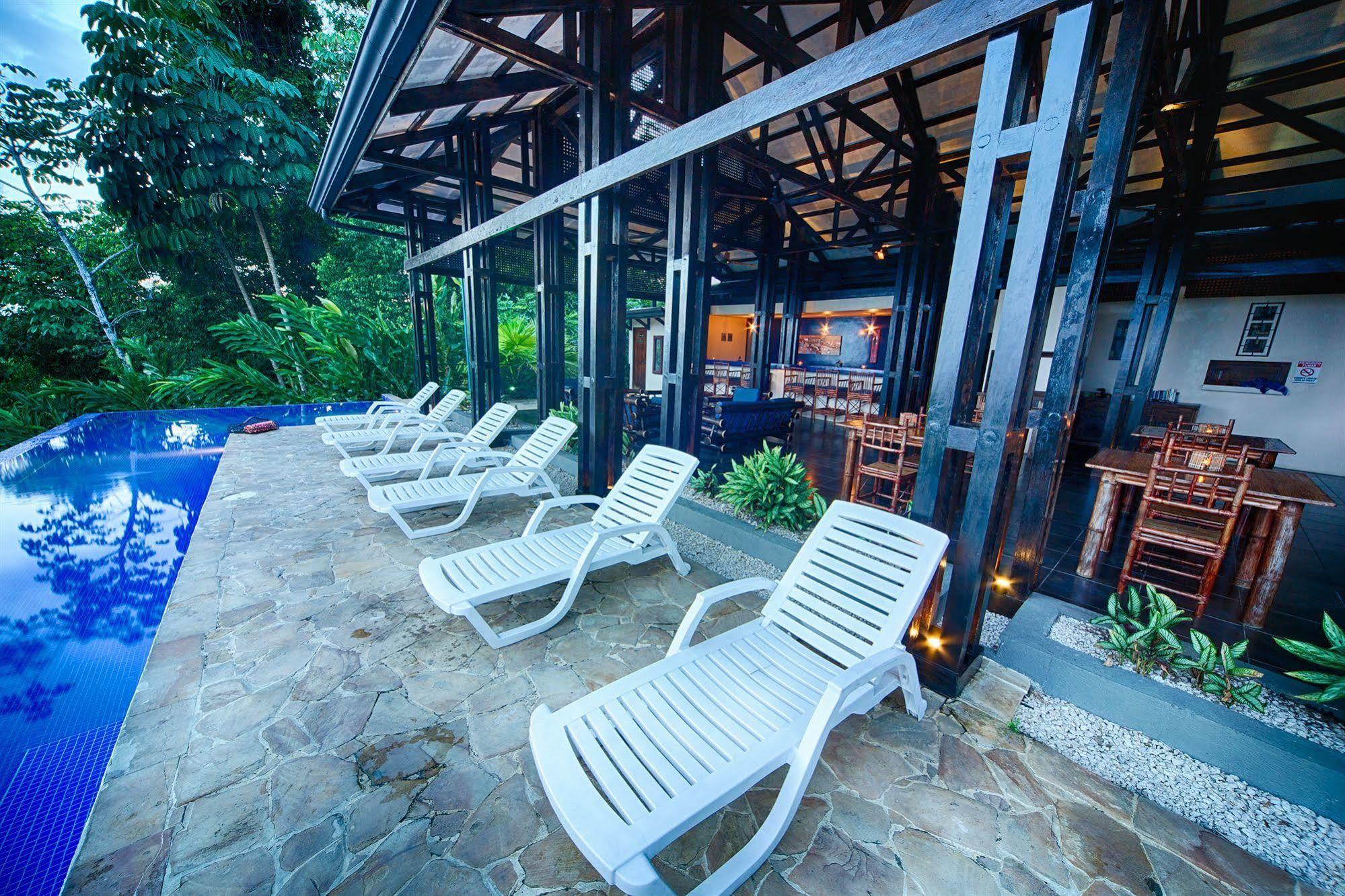Tiki Rainforest & Hotel Uvita
