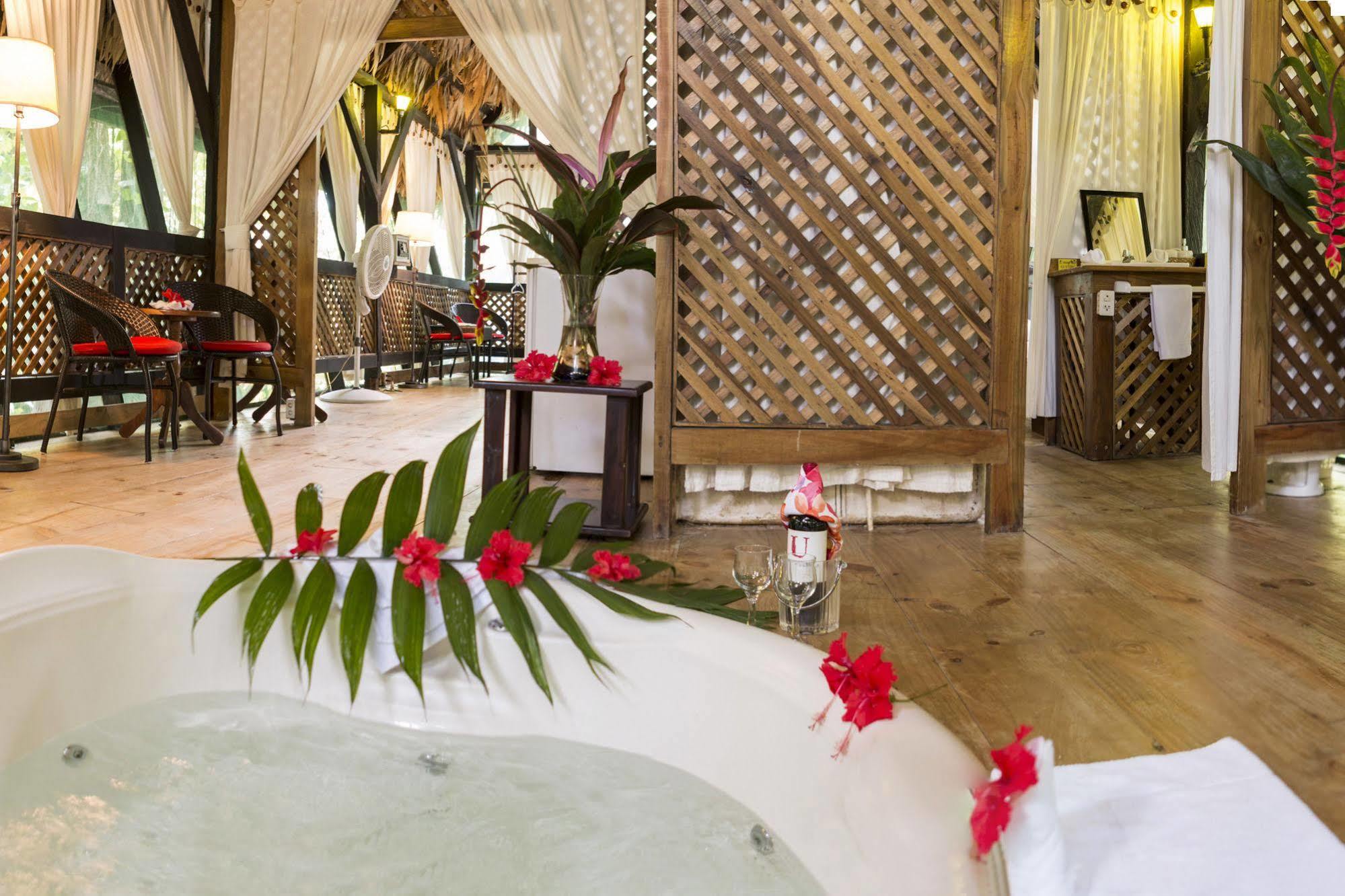 Almonds And Corals Hotel 2*