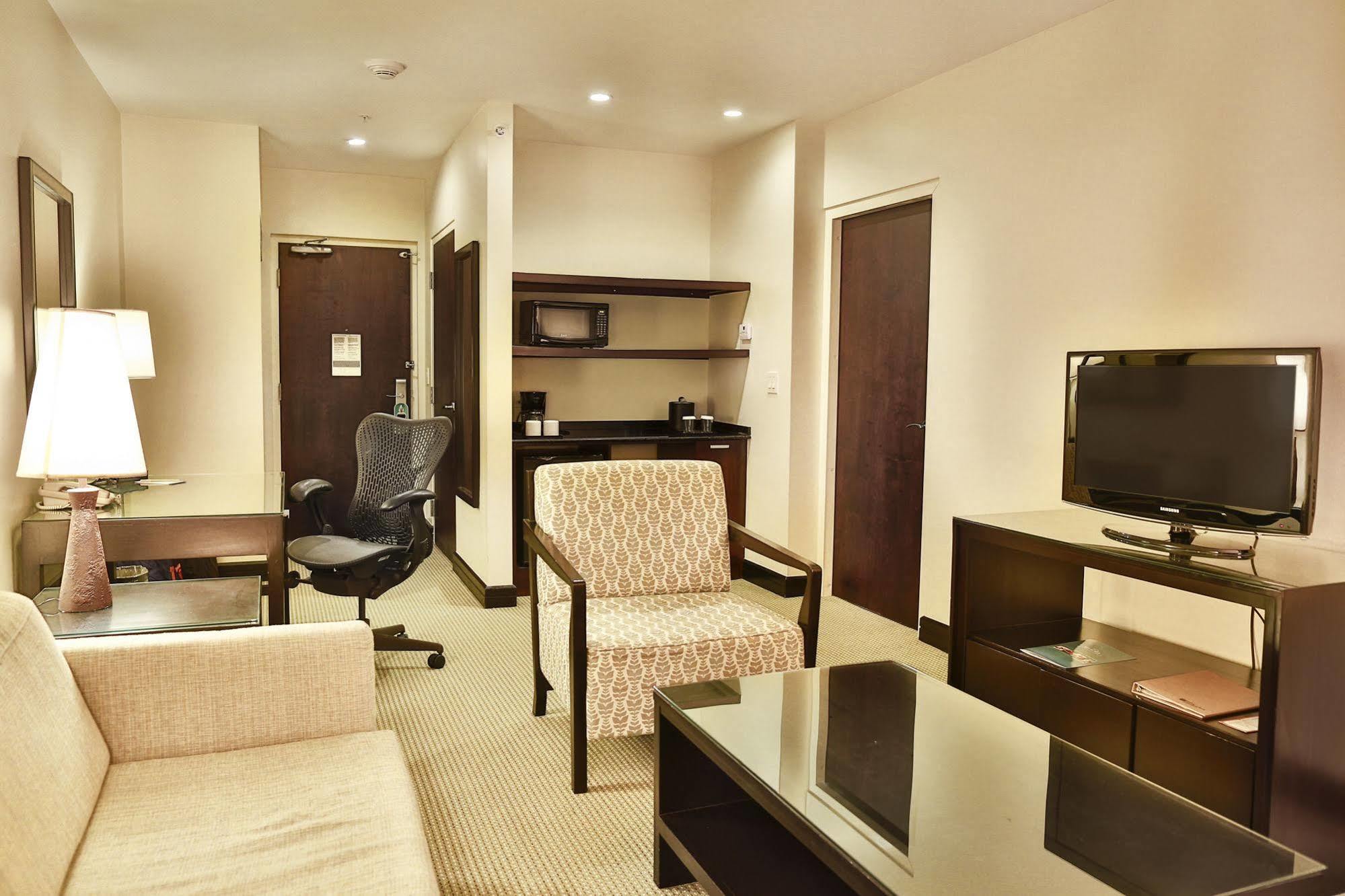 Hilton Garden Guanacaste Airport Hotel 3*
