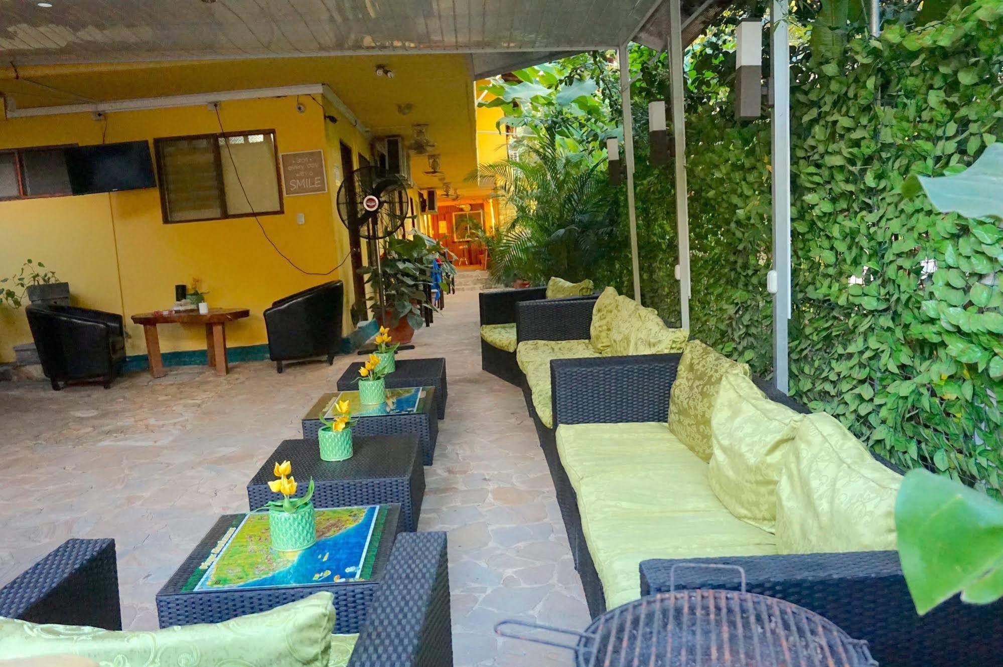 Hotel Aurora * Montezuma