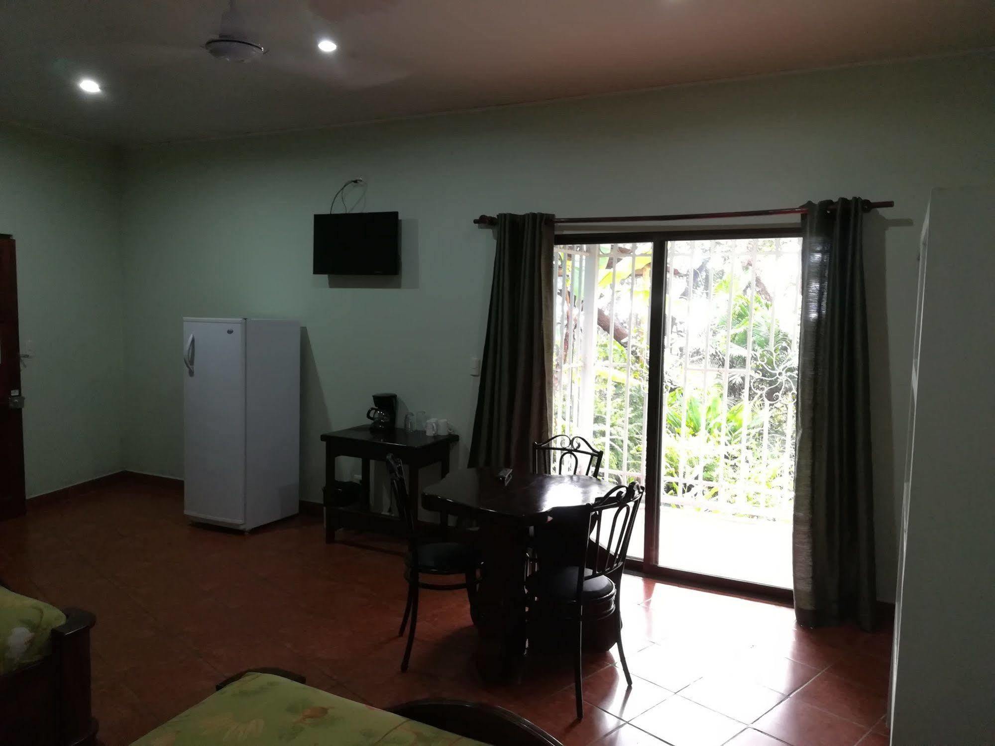 Oceanfront Mar Direct Access To The Manuel Antonio