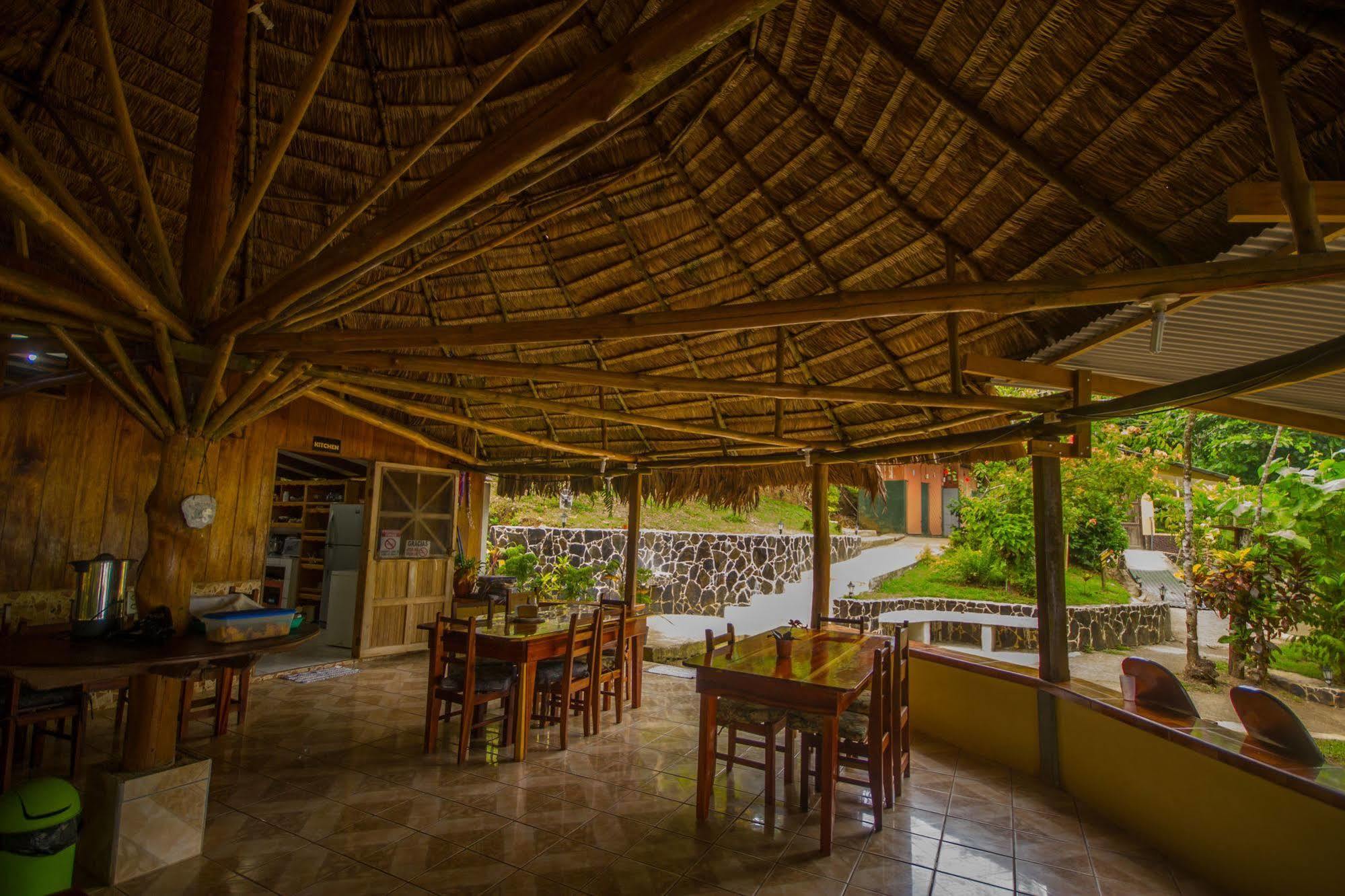 Hotel Rancho Corcovado 2*