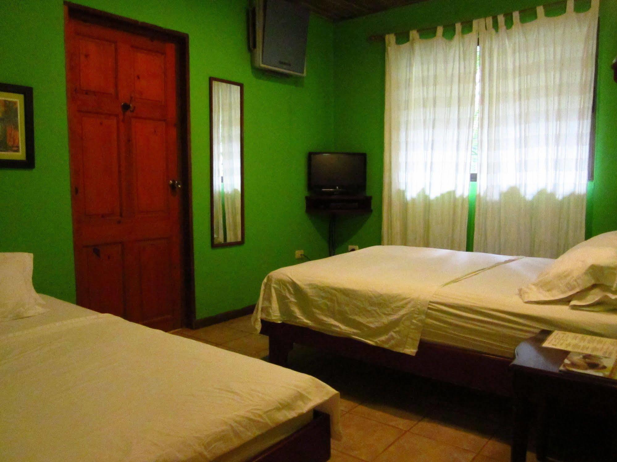 Bed & Breakfast El Mariposario Gardens