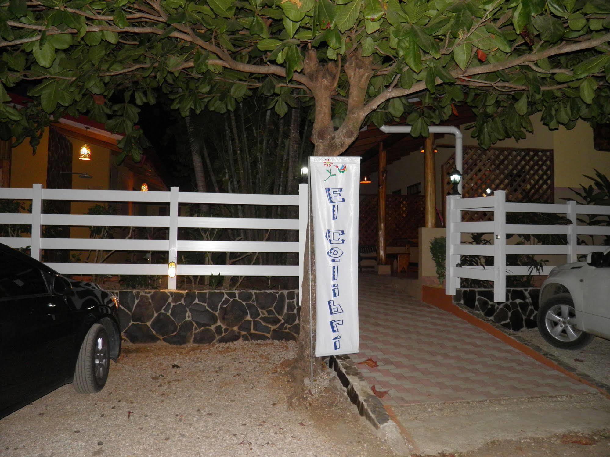 Cabinas El Colibri Hotel