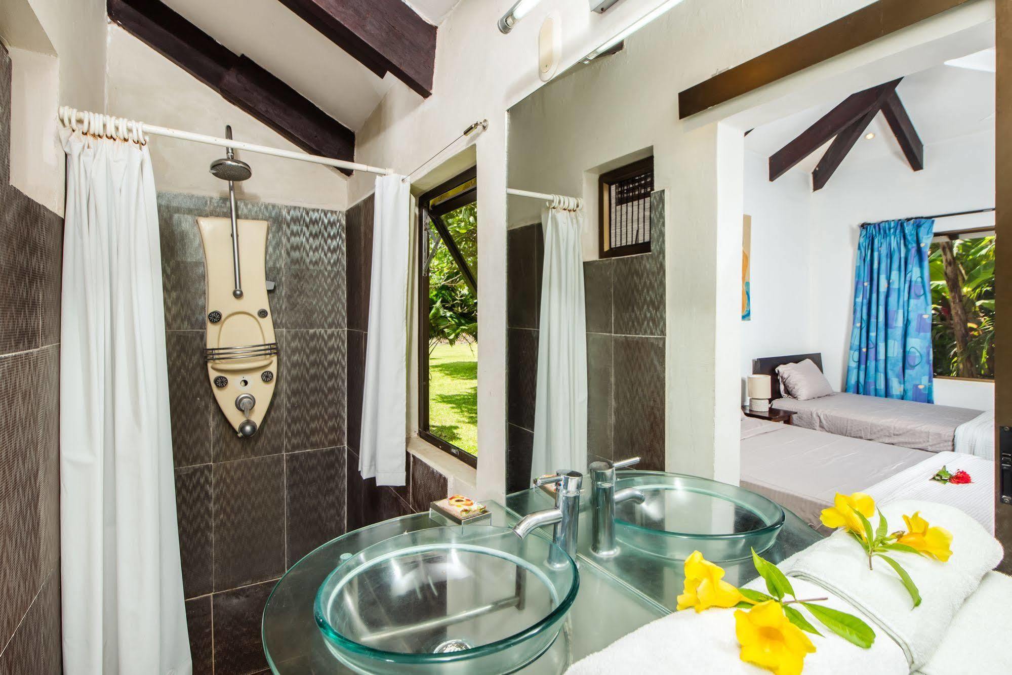Hacienda Jj Bed & Breakfast