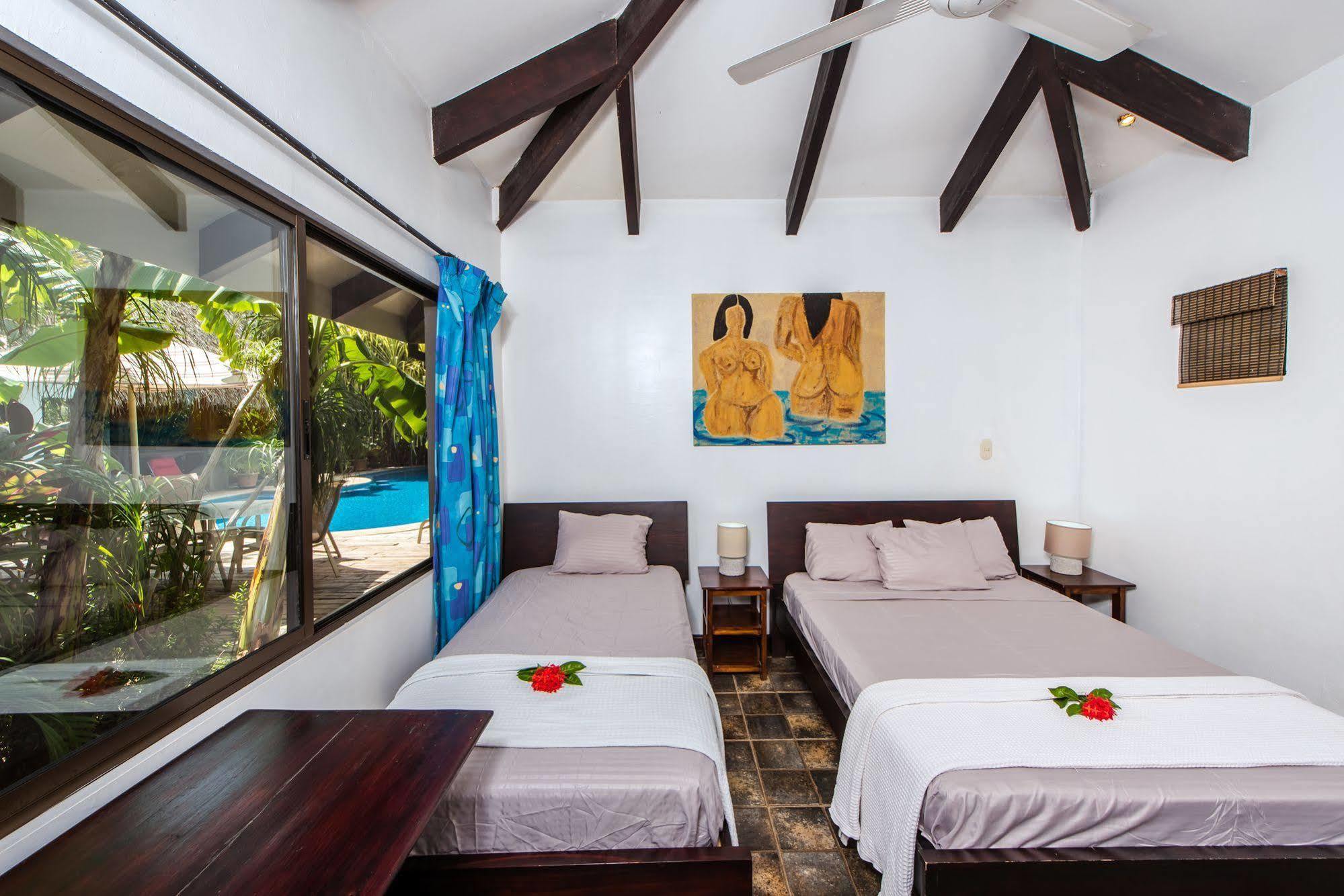 Hacienda Jj Bed & Breakfast
