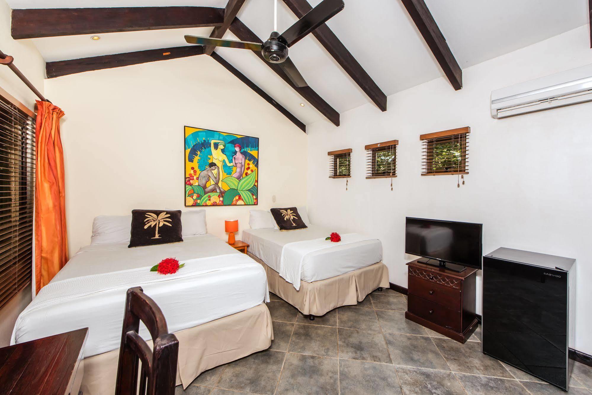 Hacienda Jj Tamarindo