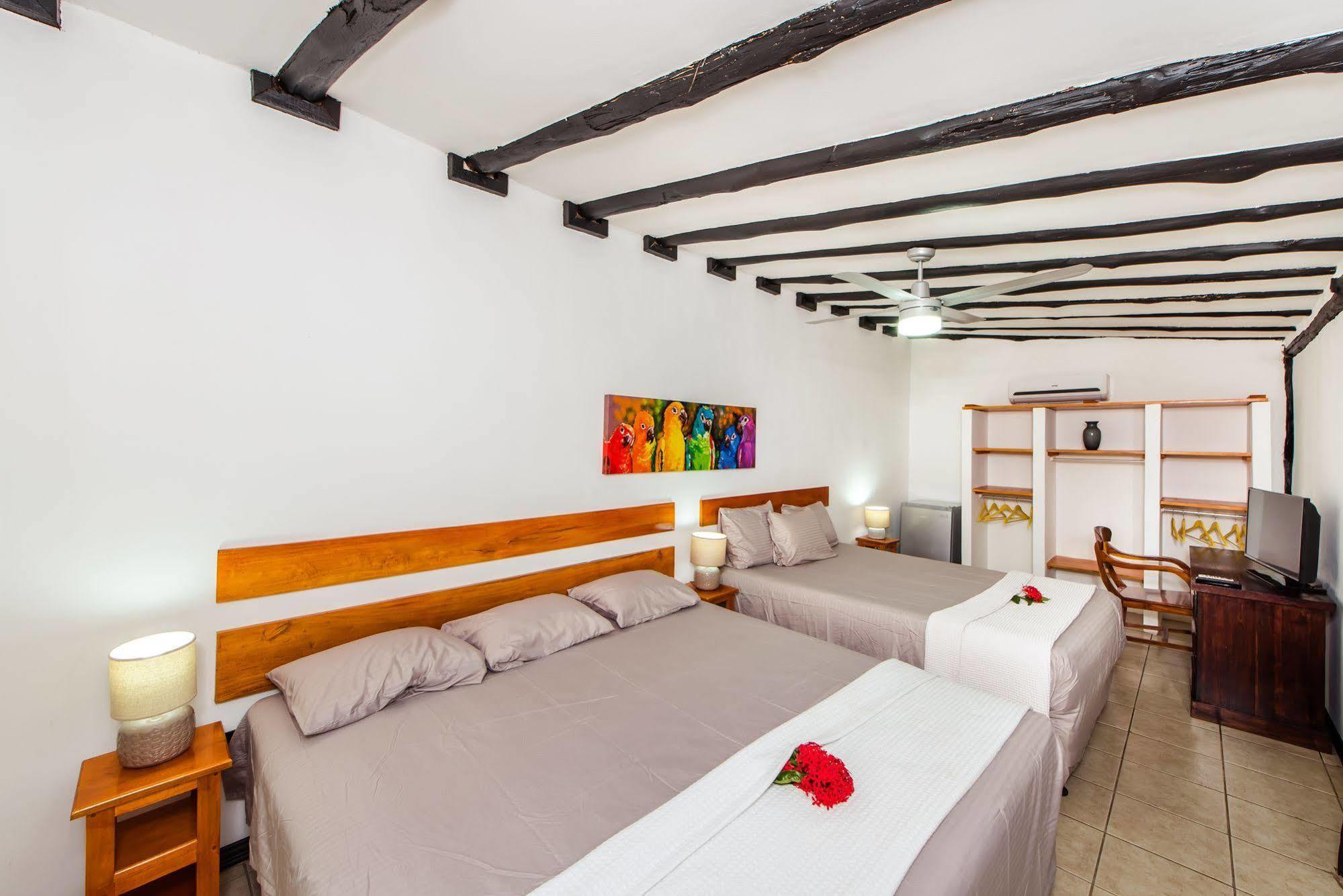 Hacienda Jj Bed & Breakfast