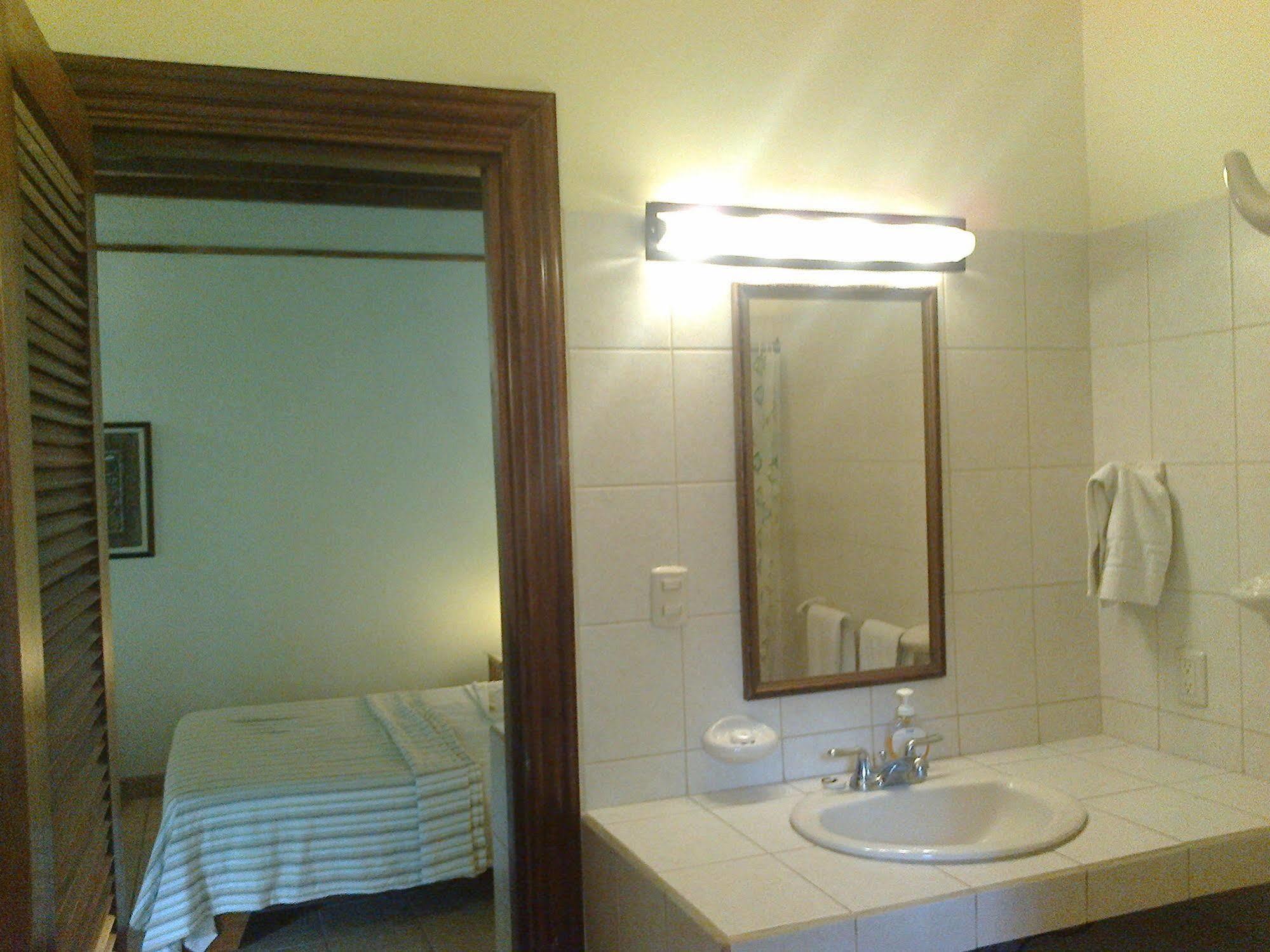 Playa Negra Hotel 2*