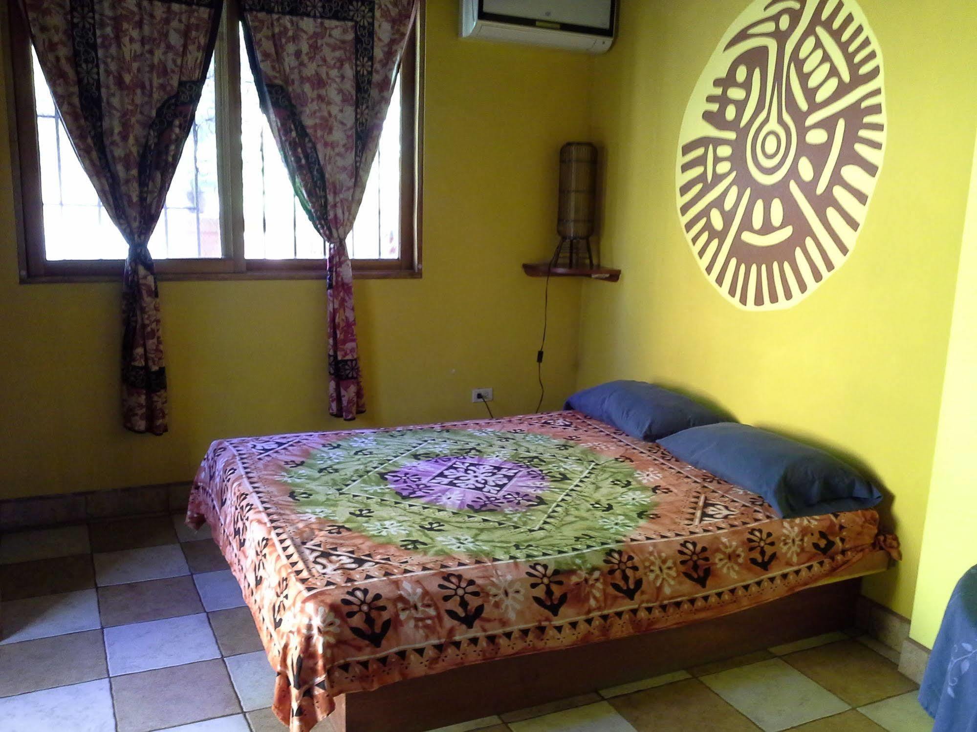 Monos Y Mar (adults Only) Apartment Samara