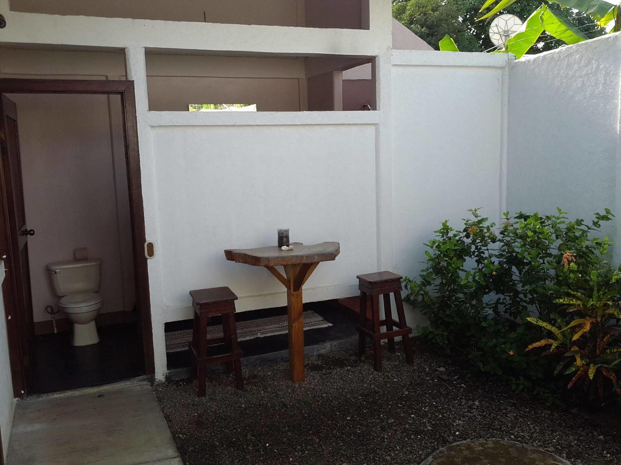 Hotel Cabinas Tropicales 3*