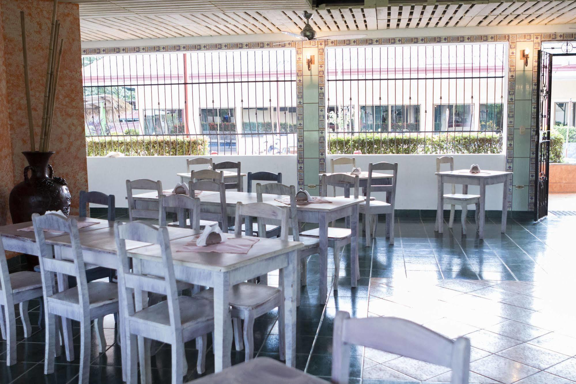 Costa Pacifica Hotel Esterillos