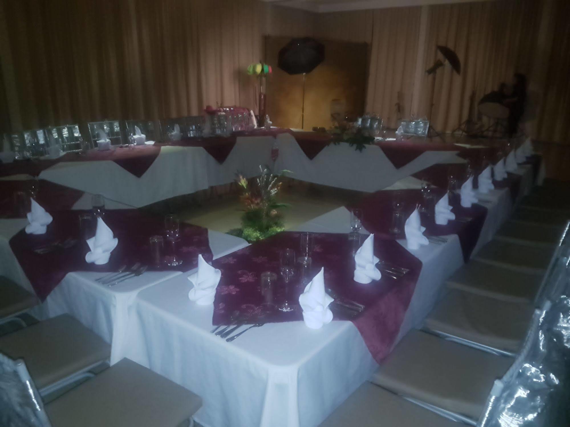 Rios Hotel Guacimo (Limon)