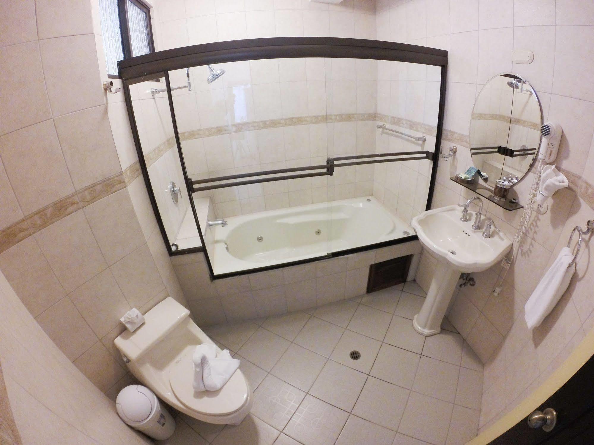 Hotel Lucky's Y Casino San Isidro (San Jose)