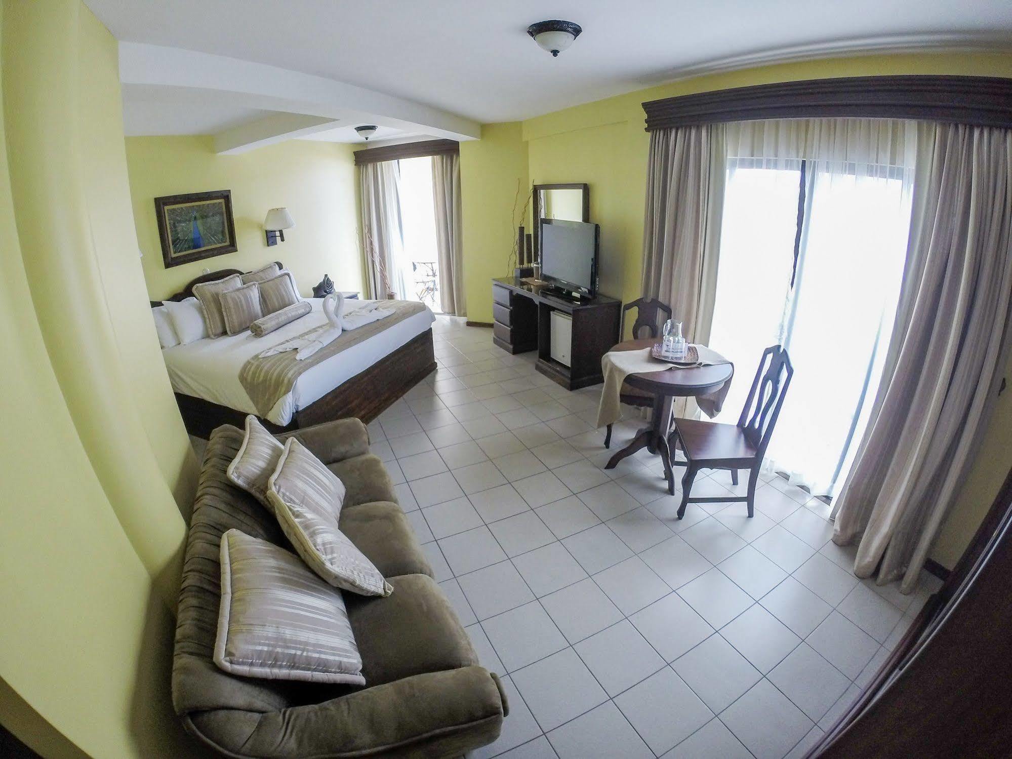 Hotel Lucky's Y Casino San Isidro (San Jose)