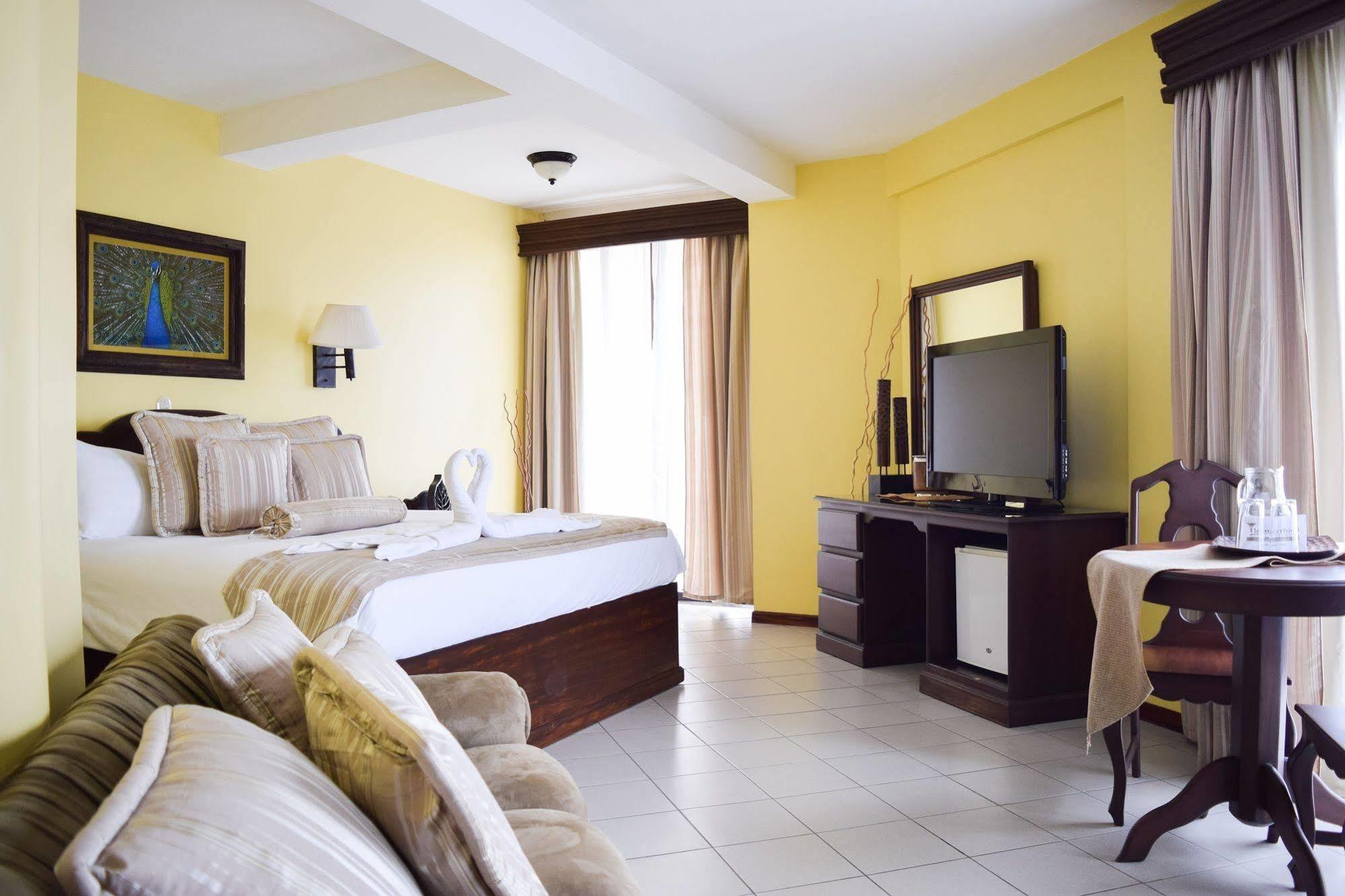 Hotel Lucky's Y Casino