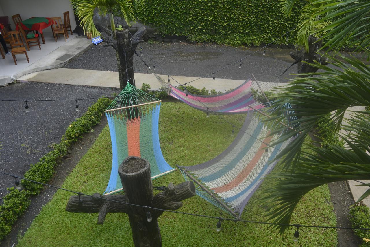 La Backpackers Bed & Breakfast
