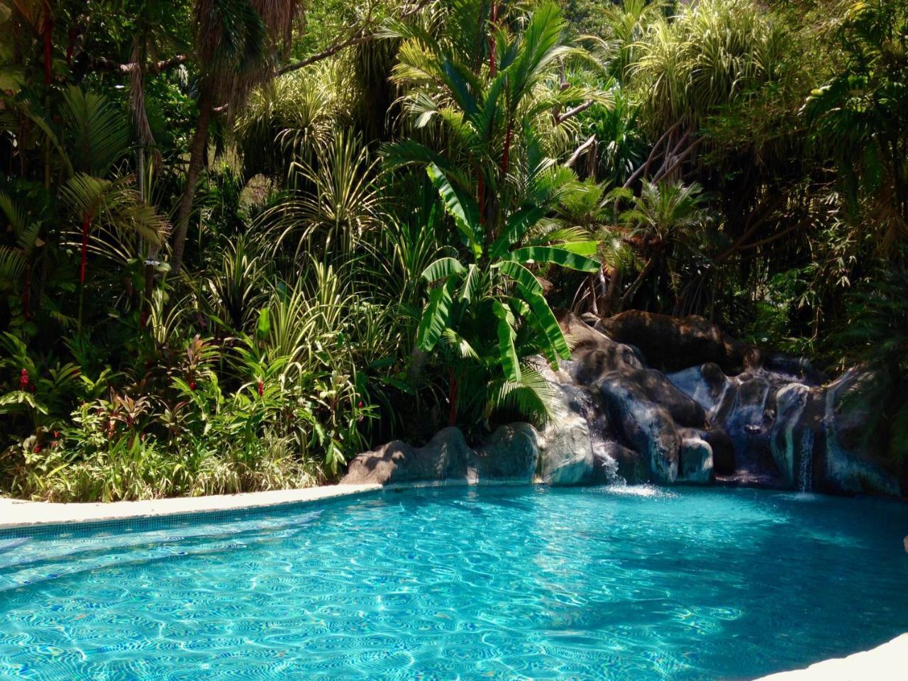El Sano Banano Beachside Hotel 3*
