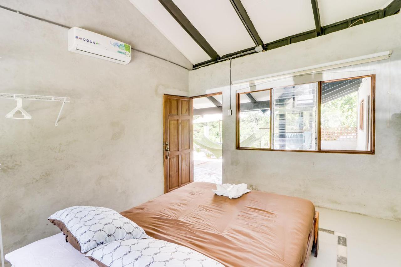 Playa Penca Mangrove Beach House *
