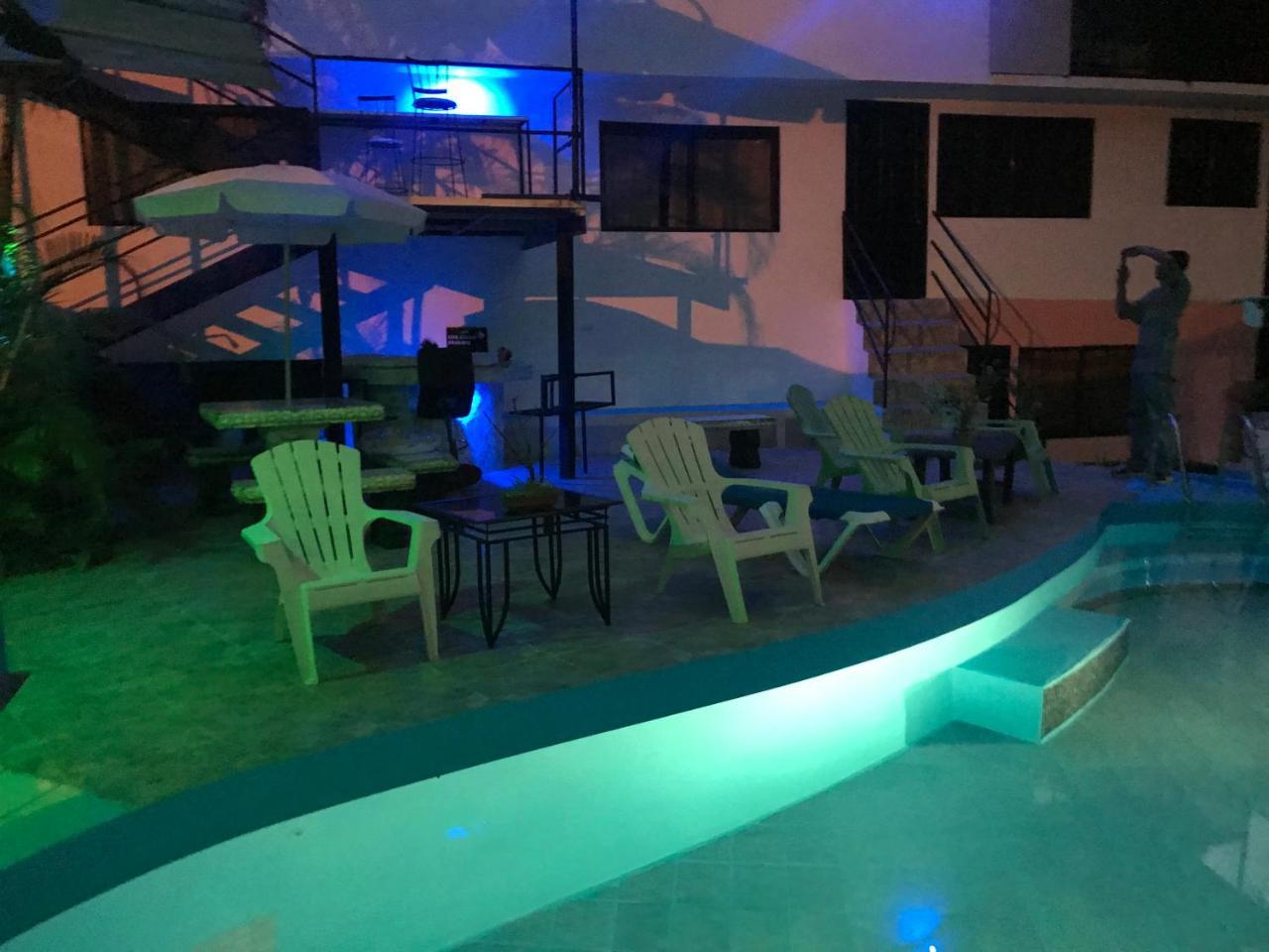 Cabinas Cafe Del Mar
