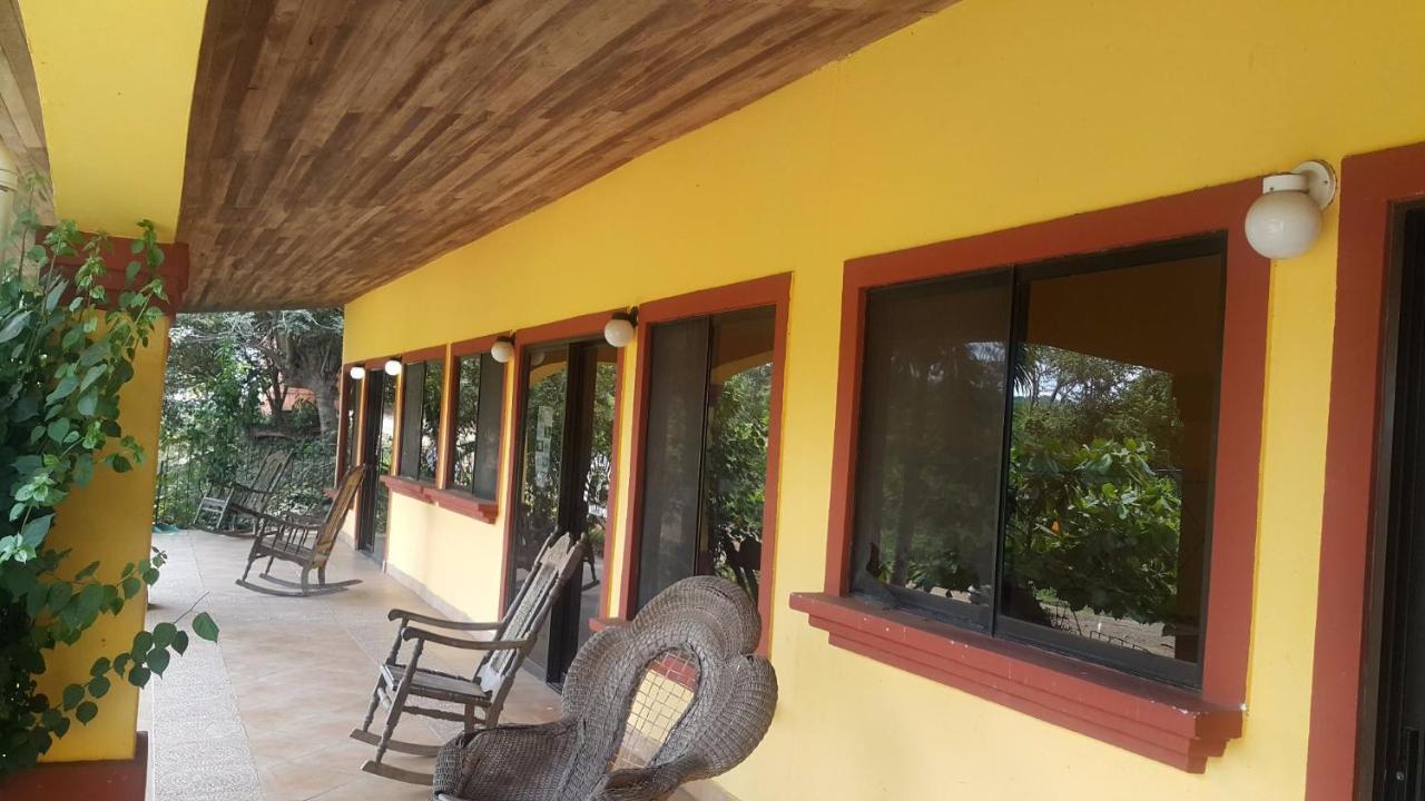 Cabinas Dayleth Hotel