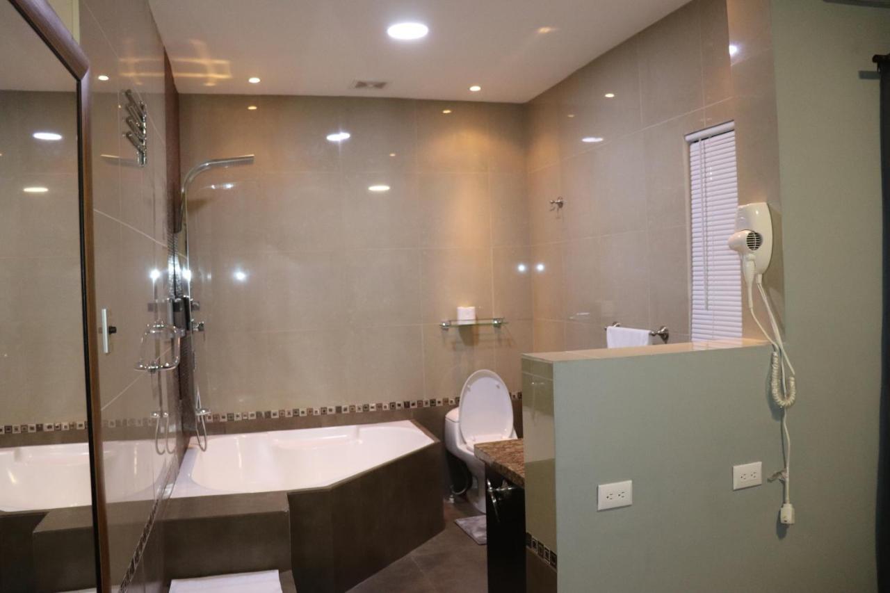 11b Sol Quadplex Apartment
