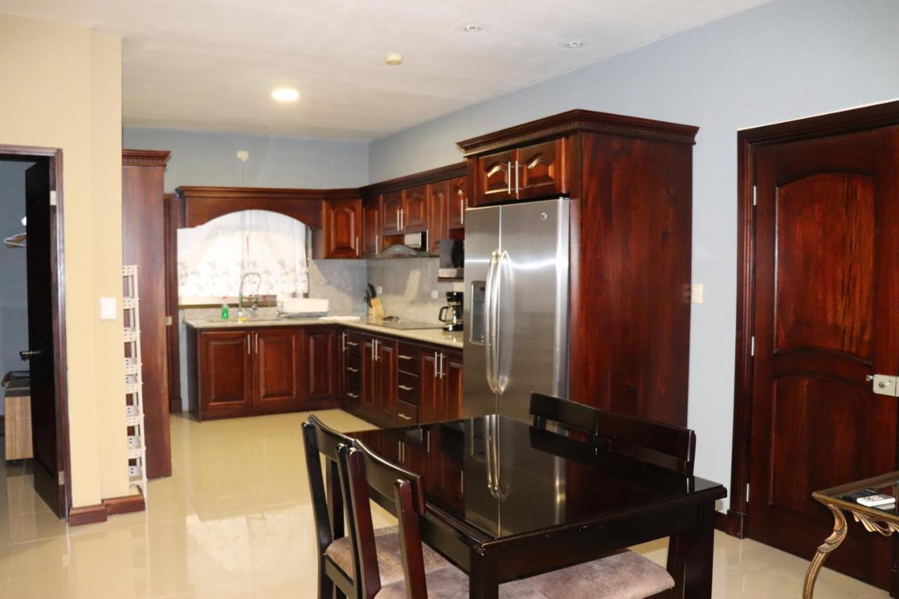 11b Sol Quadplex Apartment *