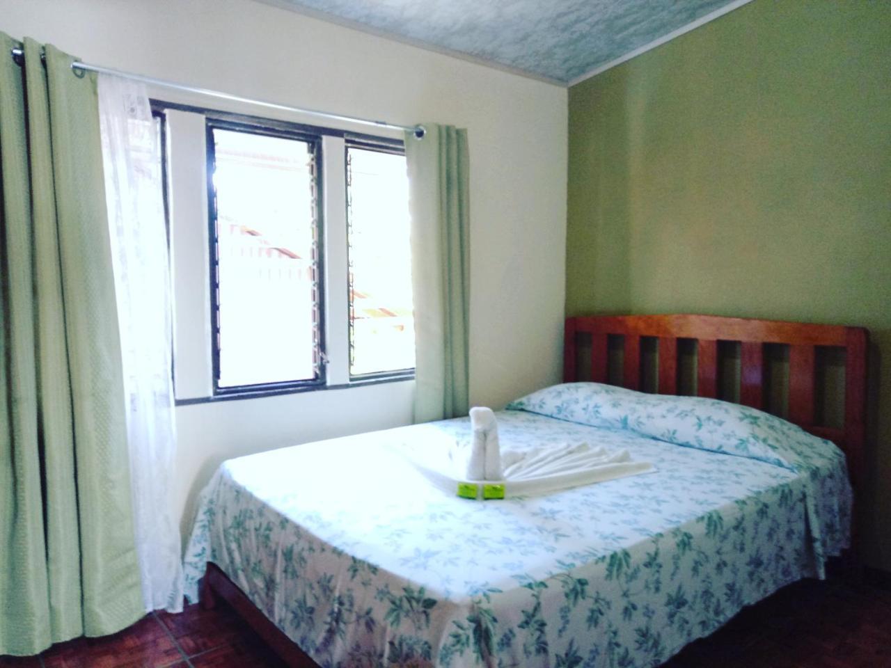 Cabinas The Corner Guest house *