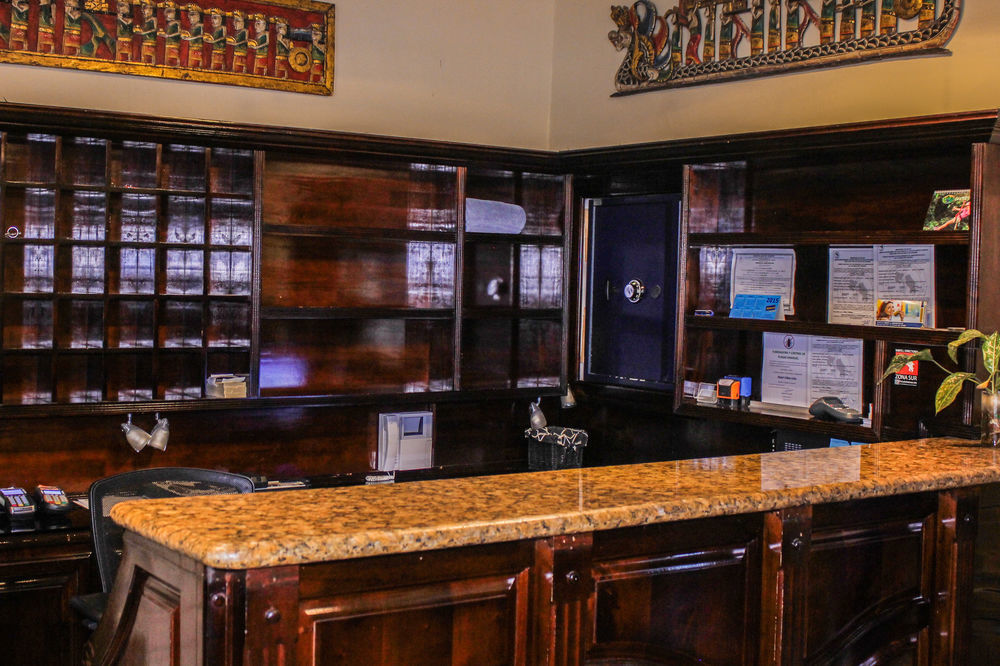 Lirio Hotel