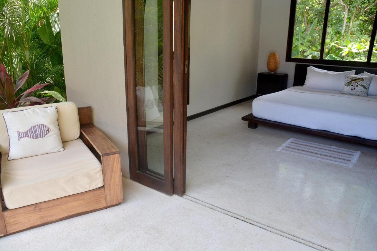 Casas De Agua 3*
