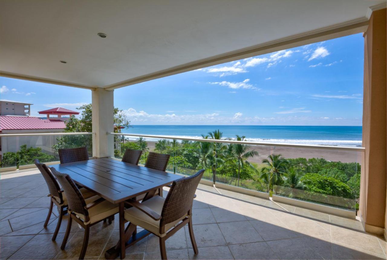 Breakwater Beachfront 603 Apartment