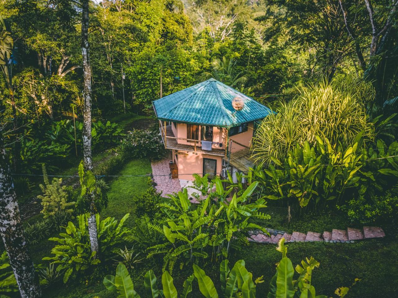 Bed & Breakfast Manoas Luxury Camping And Rentals