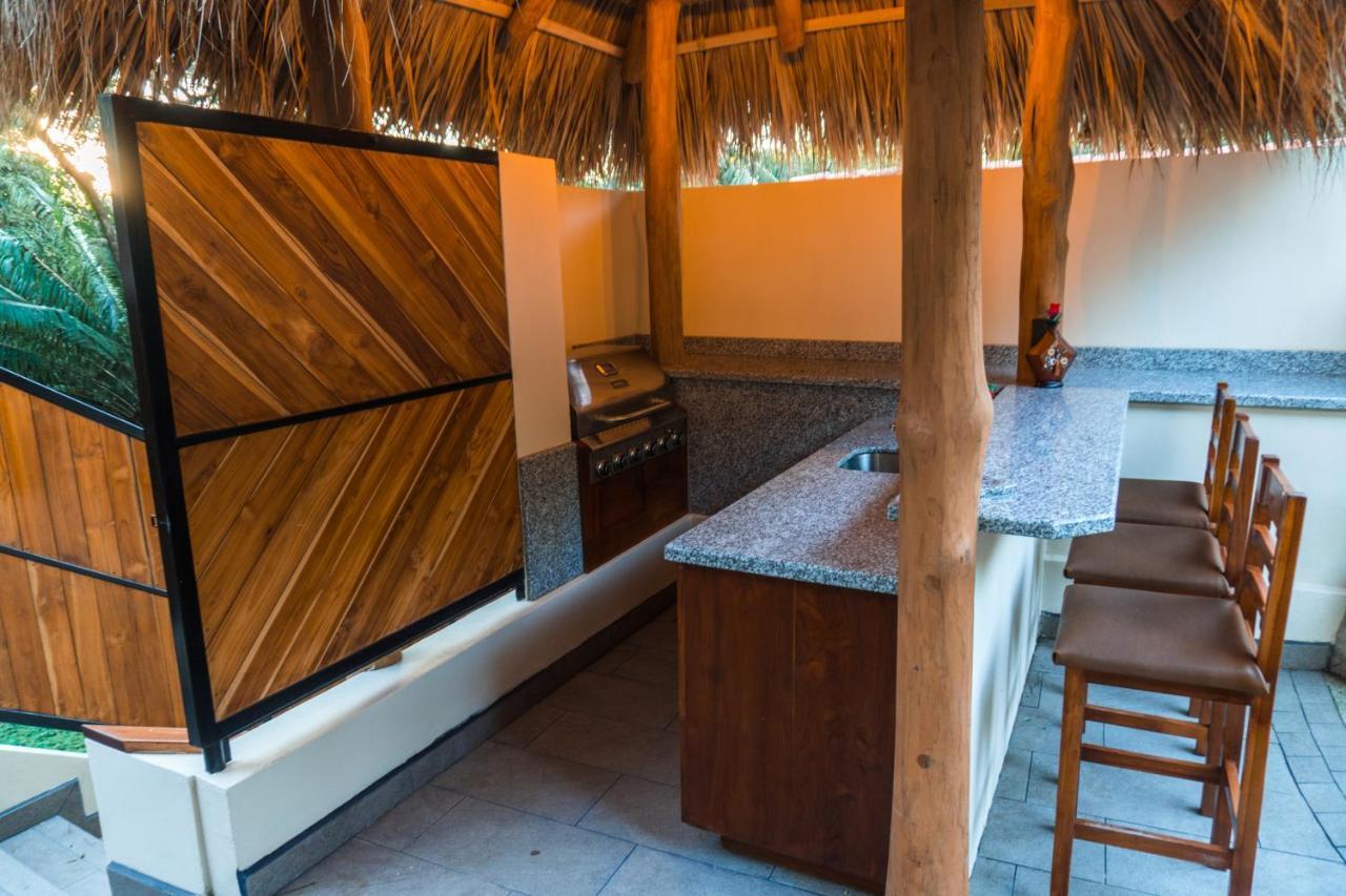 Classy Palms Villa