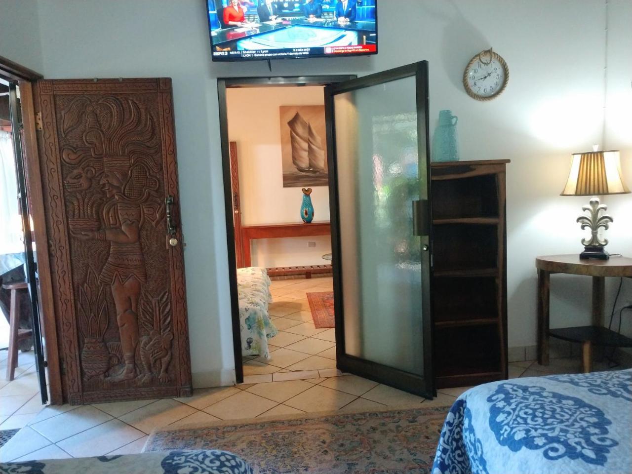 Zullymar Aptos *