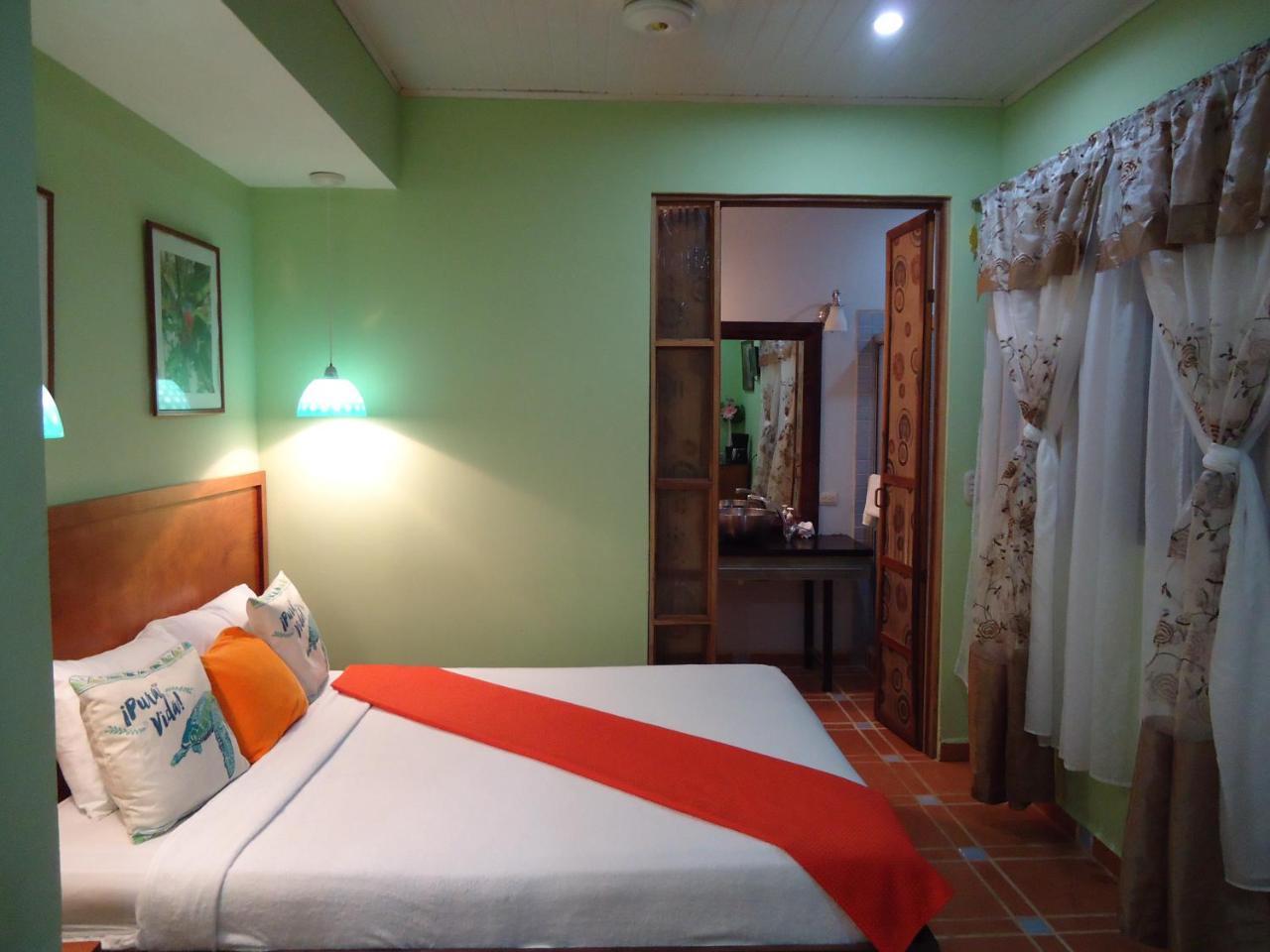 Hotel Mandarina