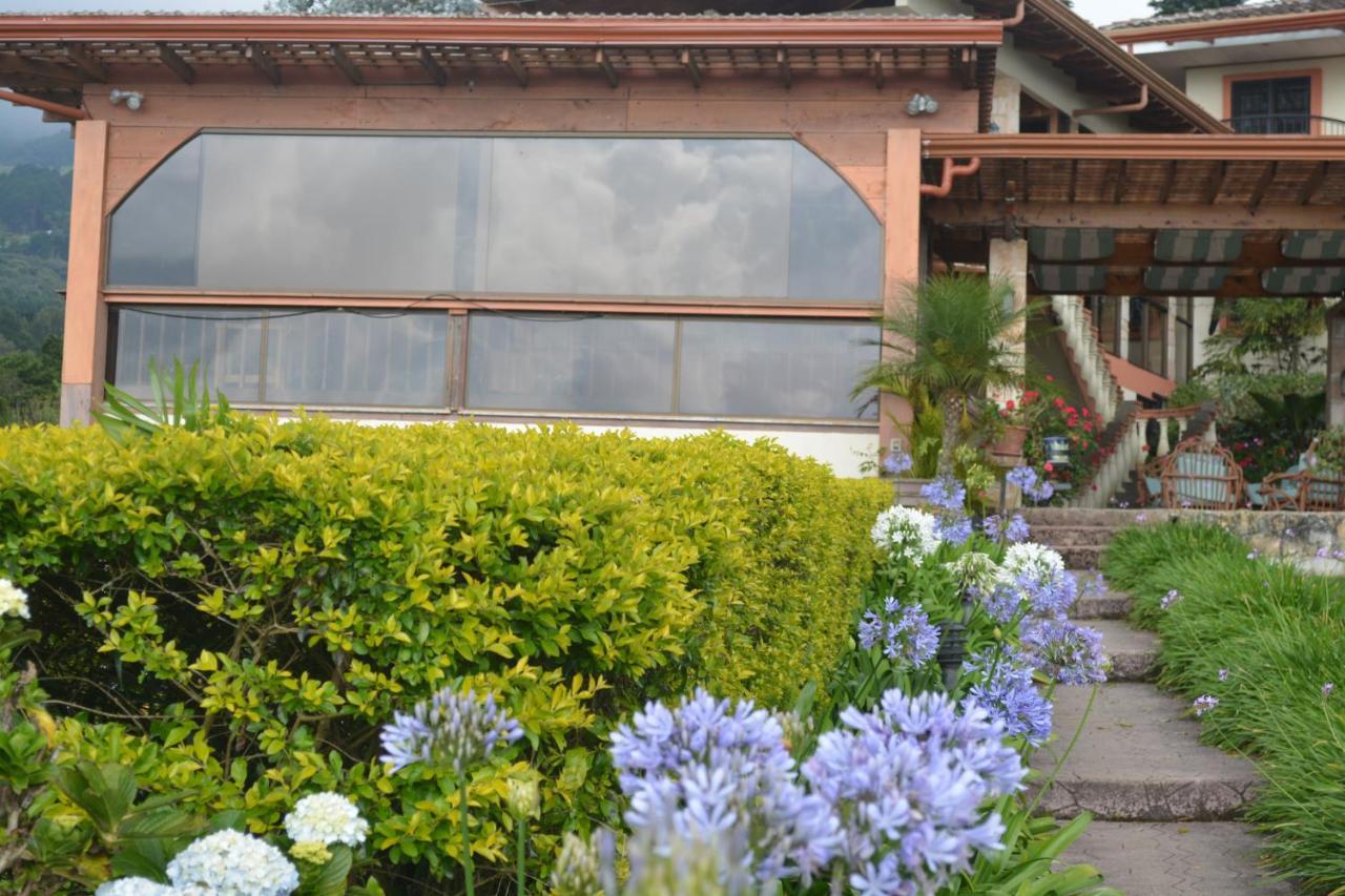 Finca Paraiso Mountain Retreat Near San Jose Airport Hotel Birri