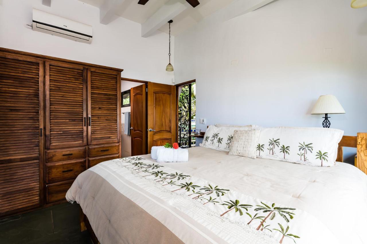 Casa Alegre - 3/3 Beachfront With Pool And Sundeck